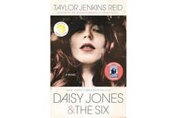 Daisy Jones & The Six: Reese's Book Club: A Novel